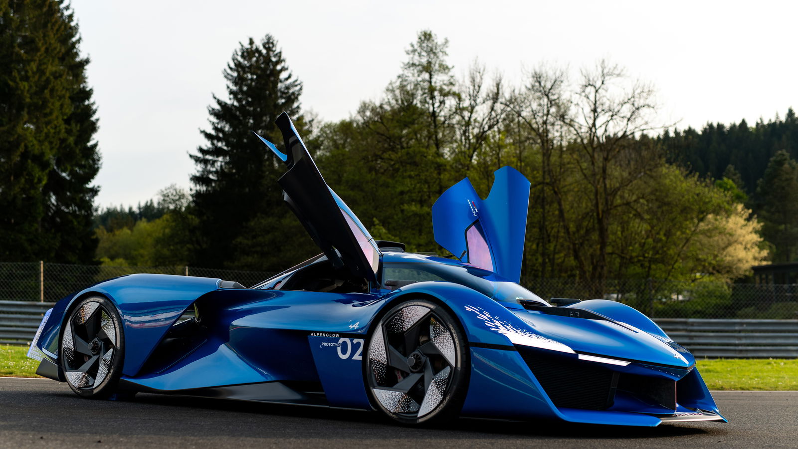 Alpine Alpenglow concept - front